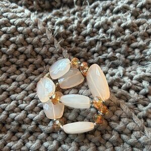 Elegant White and Gold Beaded Bracelet
